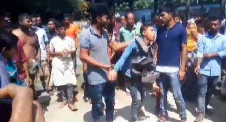 মধ্যযুগীয় কায়দায় নির্যাতন, প্রধান শিক্ষকসহ গ্রেপ্তার ৩