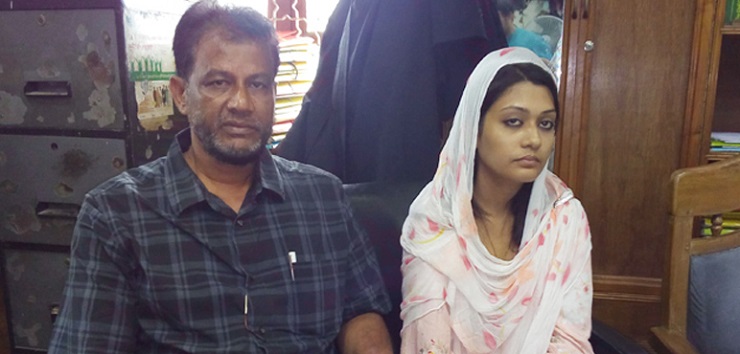 মিন্নির মাথায় পিস্তল ধরে ভয়ভীতি দেখিয়েছে পুলিশ, বললেন বাবা