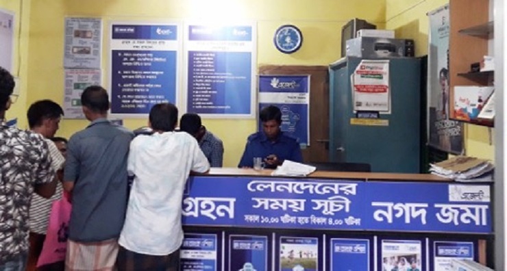 জন্মনিবন্ধনের সার্ভার মৃত্যু ঝুঁকিতে, ভোগান্তিতে শিকার আমজনতা