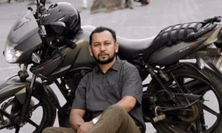 দুই বারের উপজেলা চেয়ারম্যান রাজু এখন ‘পাঠাও’ চালক