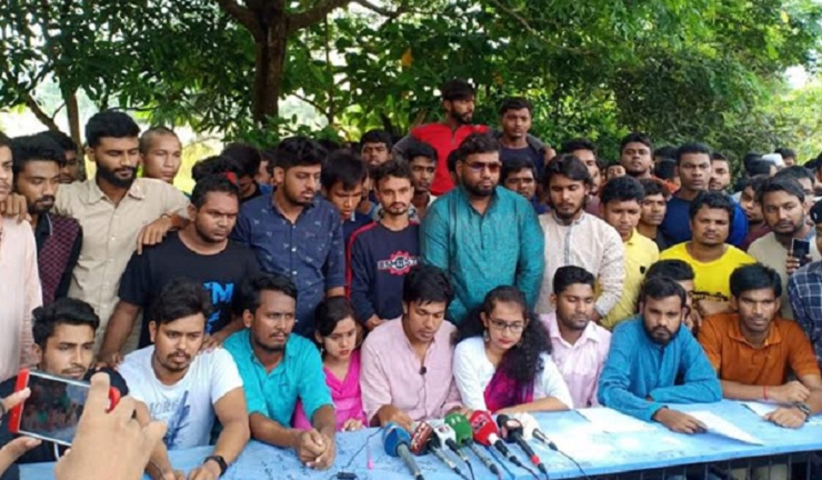 গোপালগঞ্জে ব‌শেমুর‌বিপ্র‌বির আ‌ন্দোলন স্থ‌গিত