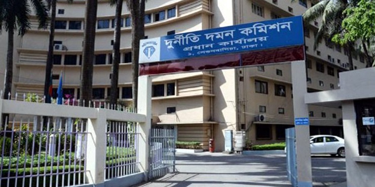 দুর্নীতিবিরোধী চলমান অভিযানে দুদক কেন নীরব?