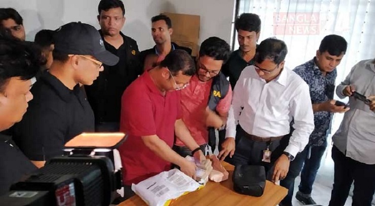 ক্যাসিনো সেলিমের বাসা থেকে ২১ লাখ টাকা জব্দ, আটক ১
