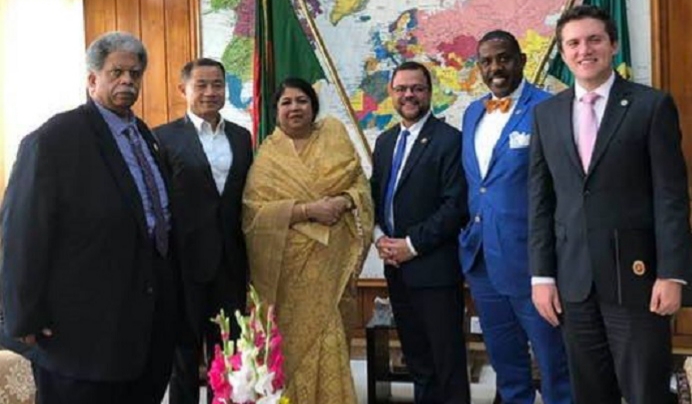 ঢাকায় উৎফুল্ল নিউইয়র্কের ৫ ষ্টেট সিনেটর, স্পিকার ও ফারুক খান এমপি’র সাথে সাক্ষাৎ 