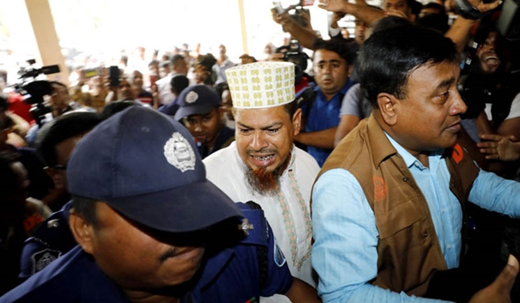 অধ্যক্ষ সিরাজকে ‘ধর ধর’ বলে জনতার ধাওয়া