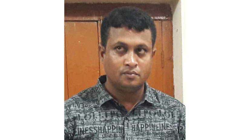 ঘুষের টাকাসহ আটক রবিউলকে বাঁচাতে নয়া ফন্দি!