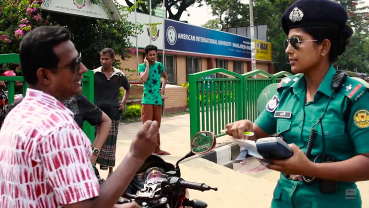 আজ থেকে হেলমেট ছাড়া বাইক চালালে জরিমানা ১০ হাজার