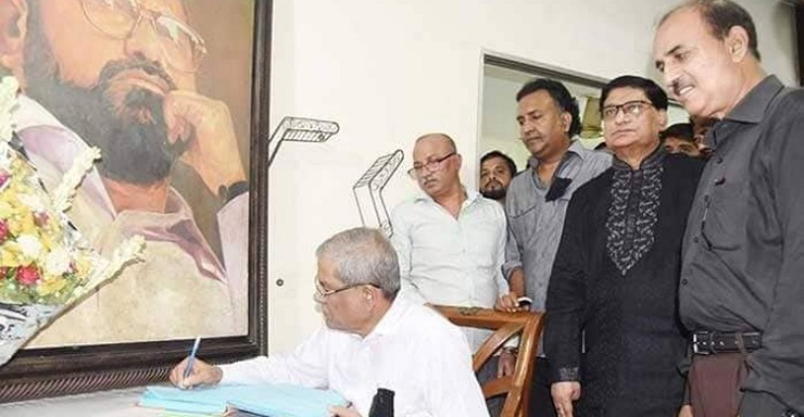 যার নেতৃত্বে খোকার সংগ্রাম তিনিই প্রতিক্রিয়া জানাতে পারছেন না
