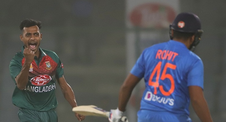 বাংলাদেশকে ‘ভাঙাচোরা দল’ বলছে আনন্দবাজার