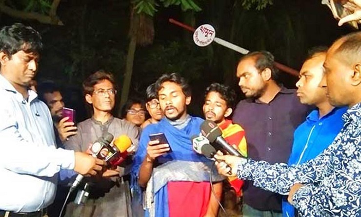 প্রধানমন্ত্রীকে জাবি উপাচার্যের দুর্নীতির প্রমাণ দিবেন শিক্ষার্থীরা