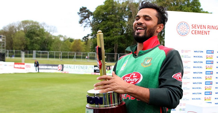 কলার উঁচিয়ে বাইশ গজে মাশরাফির ১৮ বছর