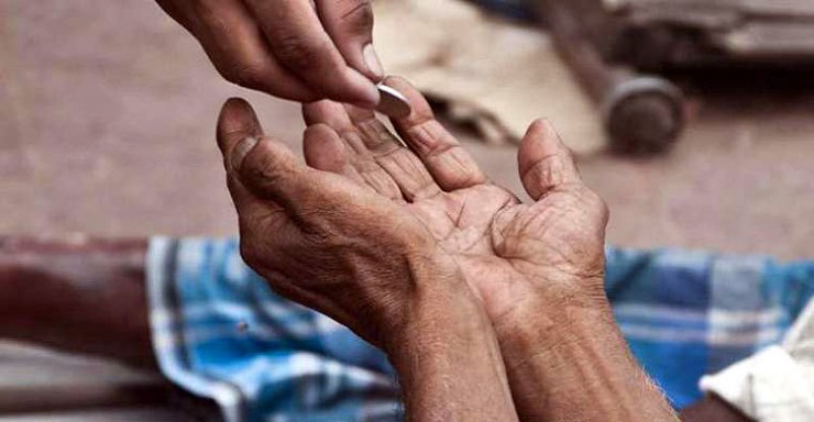 ভিক্ষুকের অ্যাকাউন্টে ২ লাখ রুপি
