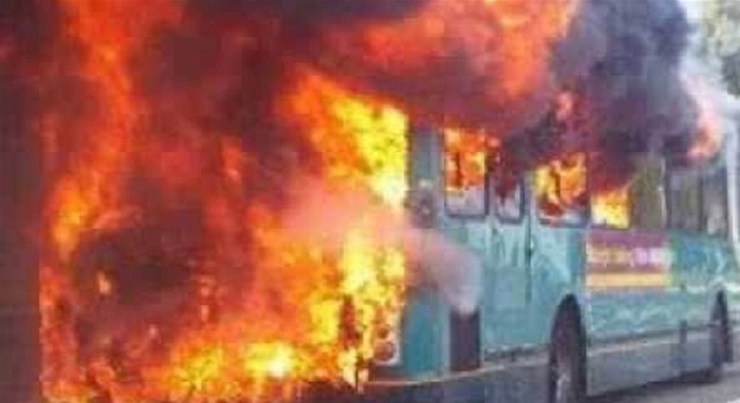 মুসলিম বহনকারী ১০০ বাসে আগুন!