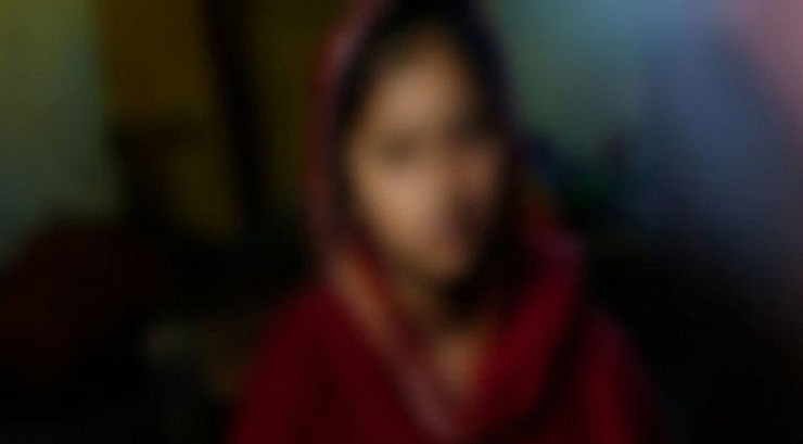 মেয়ের ঘরে প্রেমিক, বাবা দরজা ভেঙে ঢোকার পর যা ঘটল