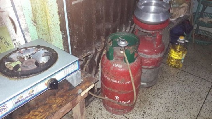 সিলিন্ডার বিস্ফোরণে ৪ জনের মৃত্যু