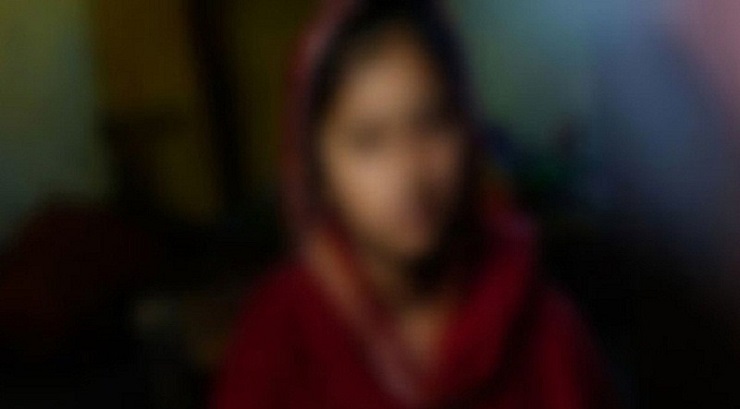 মেয়ের ঘরে প্রেমিক, বাবা দরজা ভেঙে ঢোকার পর যা ঘটল