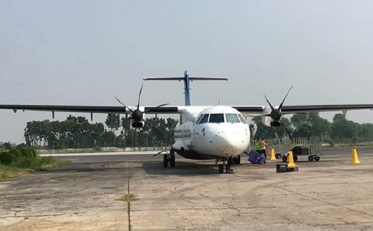 অল্পের জন্য রক্ষা পেল বিমানের ৩৩ যাত্রী