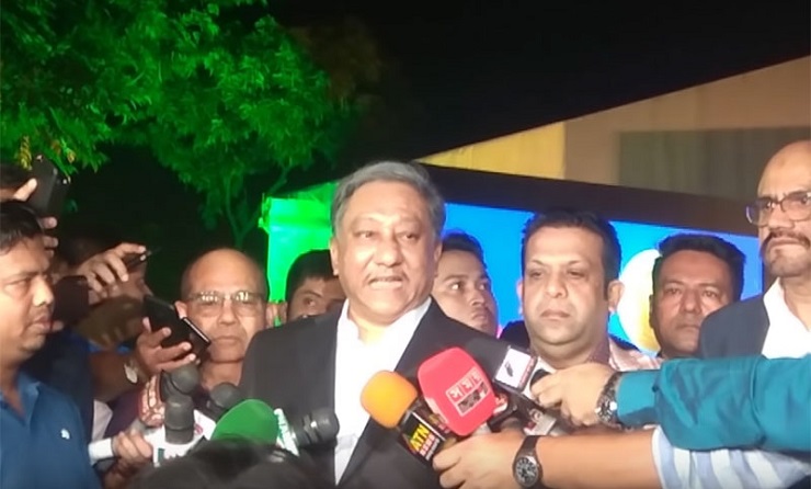 বাসা থেকে বের হন না পাপন