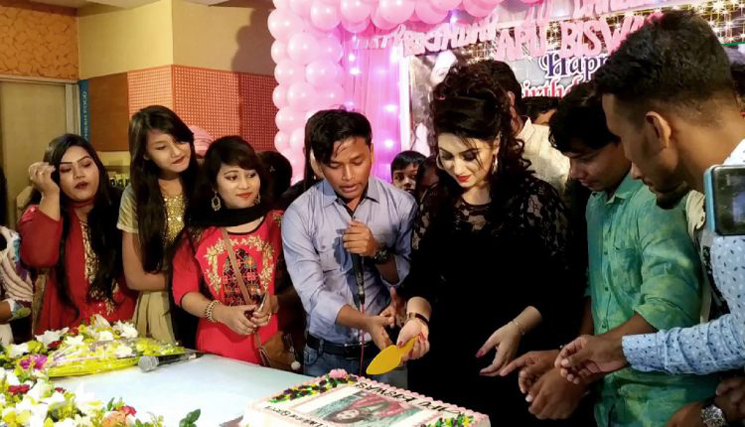 অপু বিশ্বাসকে নিয়ে চার লক্ষাধিক ভক্তের উচ্ছ্বাস!