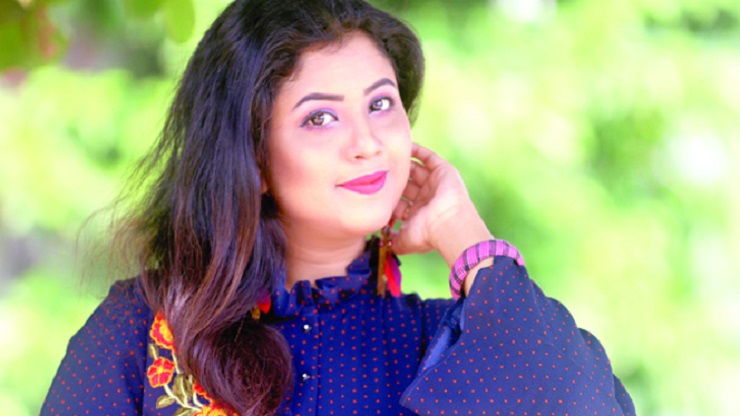 নতুন ১০ গান নিয়ে হৈমন্তী