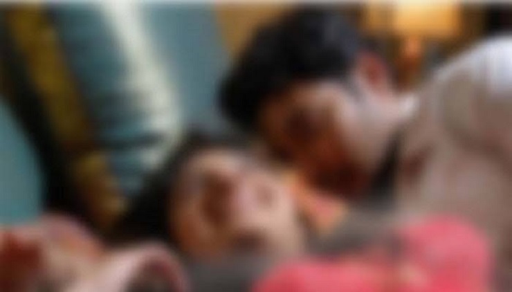 ডিভোর্স পেতে বন্ধুর সঙ্গে স্ত্রীর অন্তরঙ্গ ভিডিও হাইকোর্টে জমা দিলেন স্বামী!