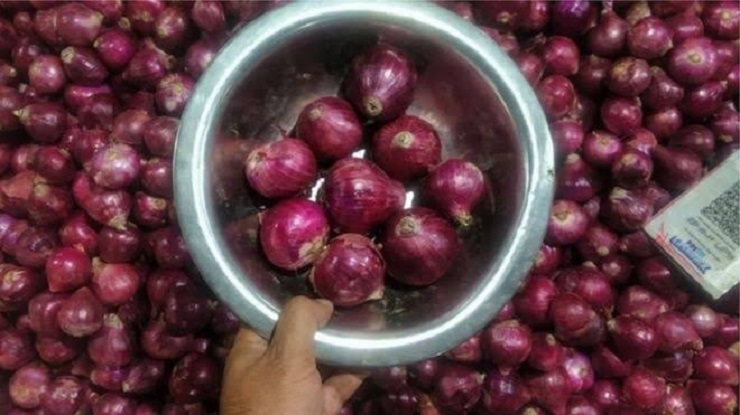 ফের পেঁয়াজের কেজি ২৬০