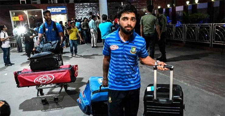 কৌশলে দেশে ফিরছে ক্রিকেটাররা
