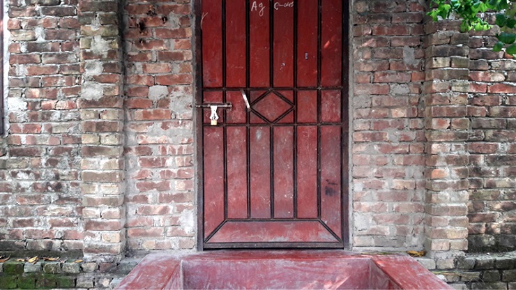 শরীয়তপুরে যুবলীগ নেতার ভয়ে ১১ পরিবার গ্রামছাড়া