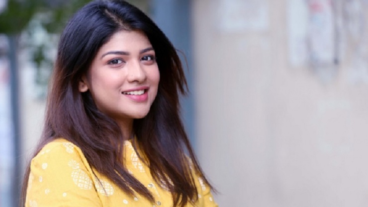 ত্রিভুজ প্রেমের গল্পে সারিকা