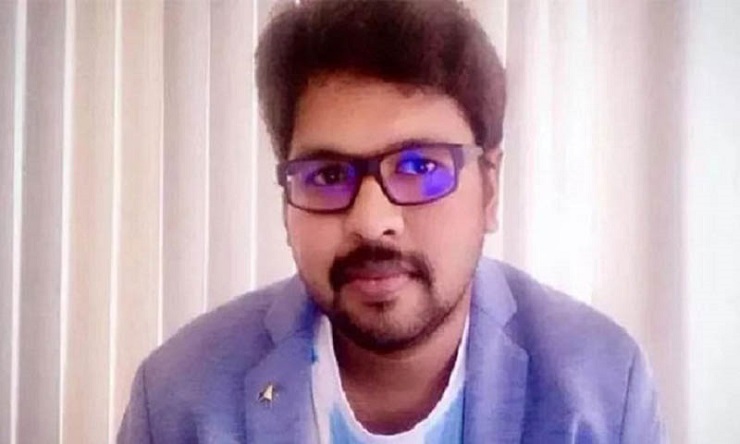 ধর্ষণে বাধা না দিয়ে মেয়েদের ব্যাগে কনডম রাখার পরামর্শ পরিচালকের
