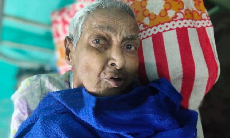 বৃদ্ধাশ্রমে মৃত্যুর অপেক্ষায় মা, লাশের অপেক্ষা ছেলেদের