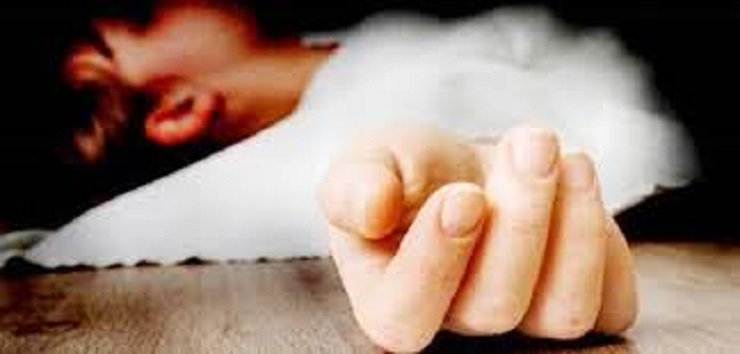 ঘরে স্ত্রীর লাশ বাইরে স্বামীর 