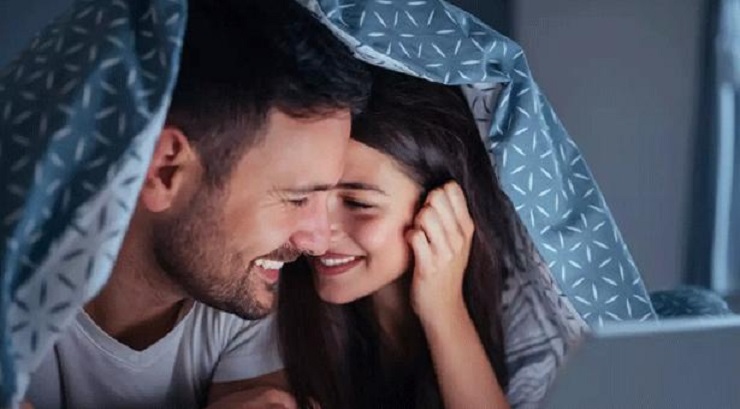 একসঙ্গে রোমান্টিক সিনেমা দেখলে কমবে বিবাহ বিচ্ছেদ: গবেষণা