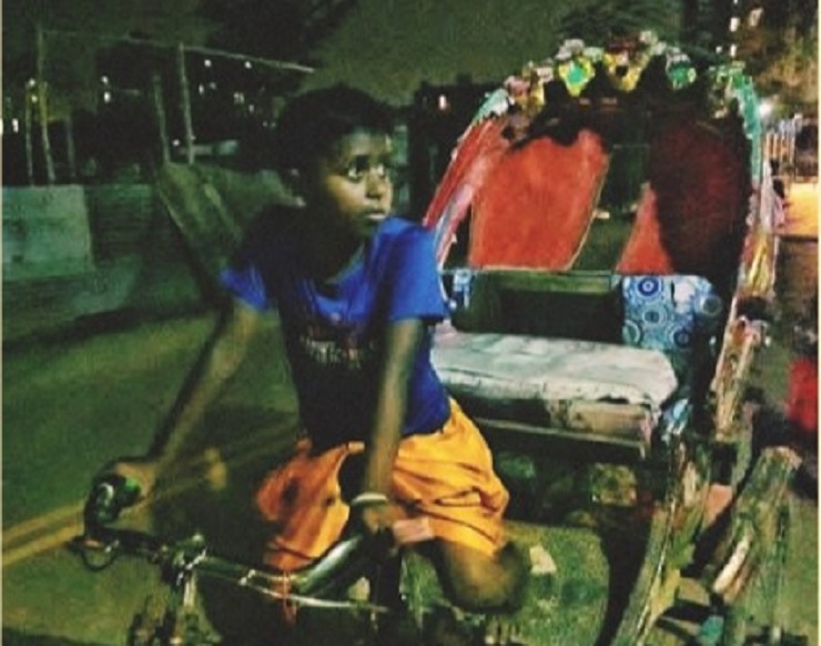 'পড়ালেখার সুযোগ পাইলে রিকশাই বেইচা দিমুins class=