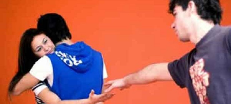 পুরুষের চেয়ে নারীরাই প্রতারণা করে বেশি