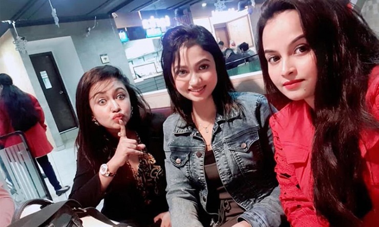 তিন বন্ধুর ‘থ্রি ডিভাস’ 