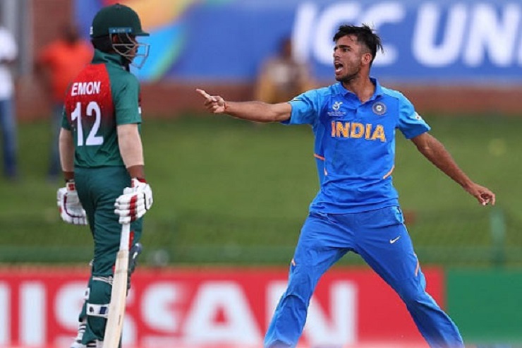বিশ্বকাপে দুর্ব্যবহার, খাওয়া-দাওয়া ছেড়েছেন সেই ভারতীয় ক্রিকেটারের মা