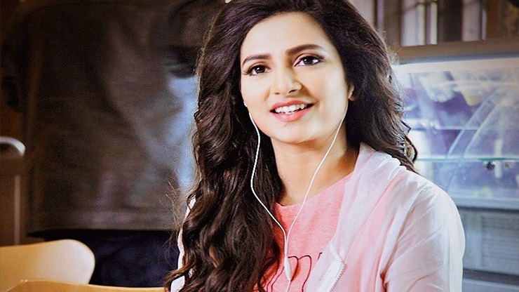 পশুপাখির ডাক নকল করছেন শুভশ্রী (ভিডিও)