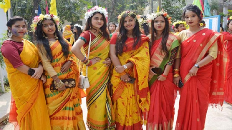 বরিশালে নানা আয়োজনে বসন্ত বরণ উদযাপন