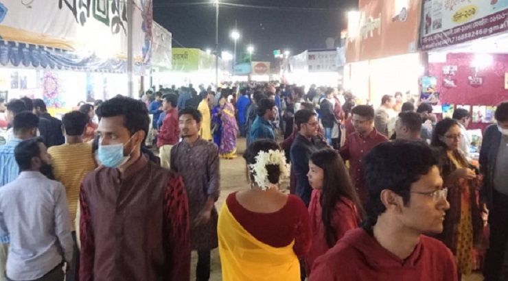 ভালোবাসা ও বসন্তের দিনে জনারণ্যে বইমেলা