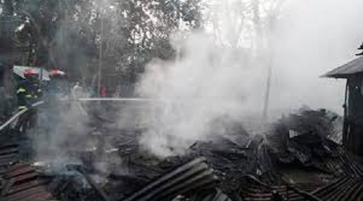 ফতুল্লায় বস্তির ৬০ বসতঘর পুড়ে ছাই
