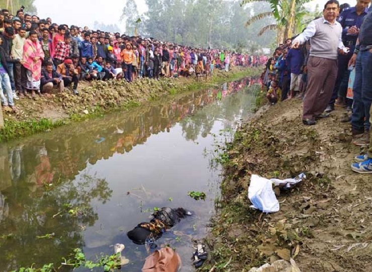 পানিতে ভাসছে যুবতীর লাশ পায়ে নুপুর!