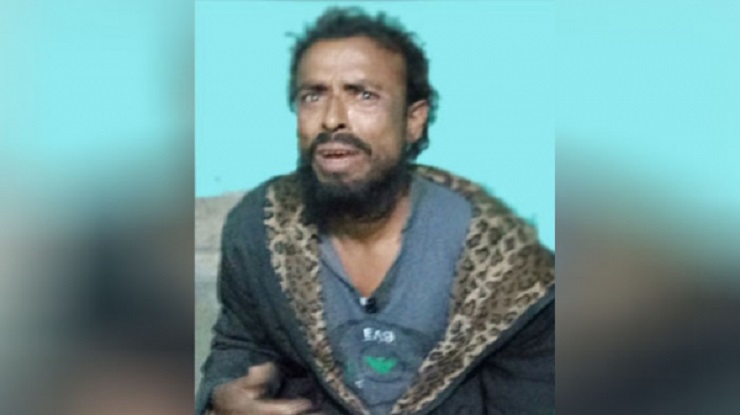 রাতে একা পেয়ে সৎ মেয়েকে ঝাপটে ধরল বাবা