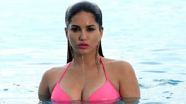 সানি লিওনের চামড়ার ব্যবসা না করার আহ্বান