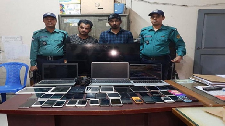 অতিথির বেশে বাসায় ঢুকে চুরি, আটক ২