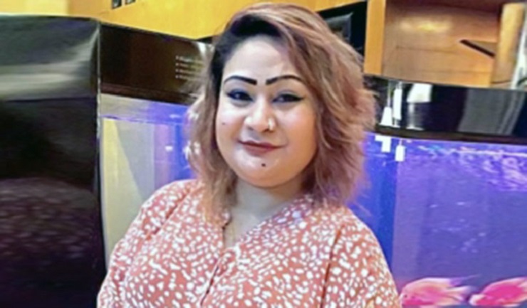গভীর রাতে জলসা সাজাতেন পাপিয়া