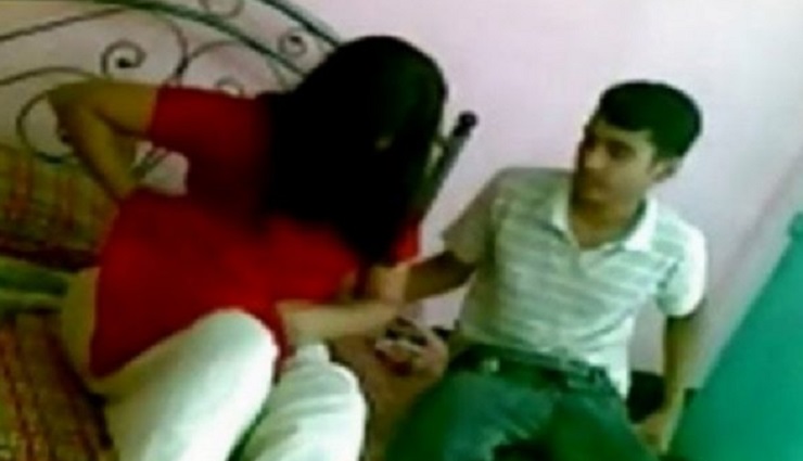 ছেলের সঙ্গে সেক্স পাকিস্তানি মহিলার, ছবি হোয়াটস অ্যাপে
