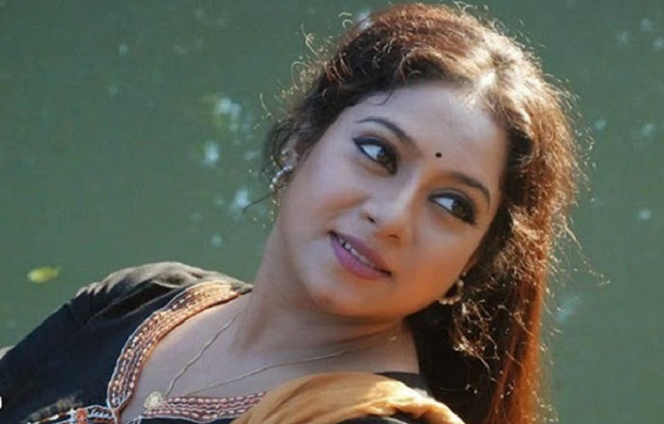 শাবনূরের তালাকের নেপথ্যে স্বামীর পরকীয়া!