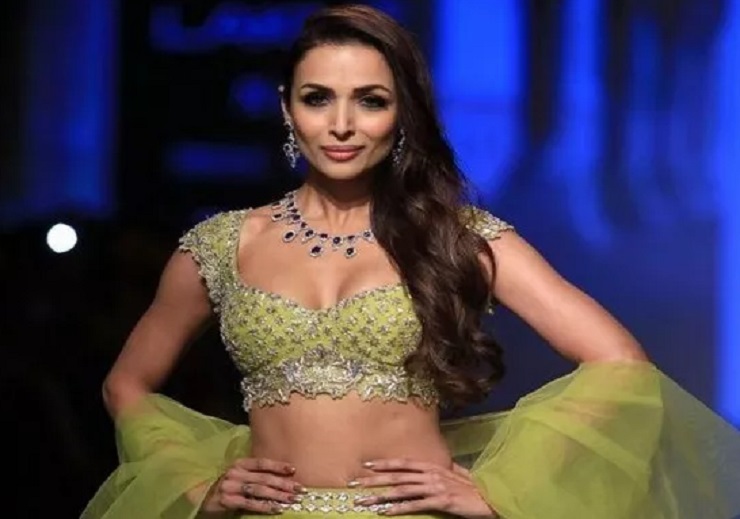 ‘অনেকেই আমাকে বাজে প্রস্তাব দিয়েছে’