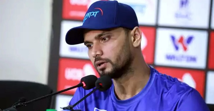 অধিনায়কত্ব ছাড়ার ঘোষণা মাশরাফির